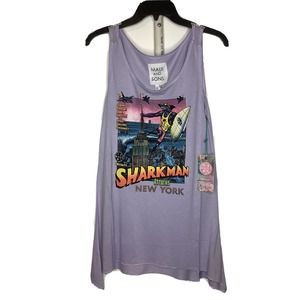 Maui & Sons Womans Sz Medium Shark Man Attacks New York Lilac Purple Tshirt Tee